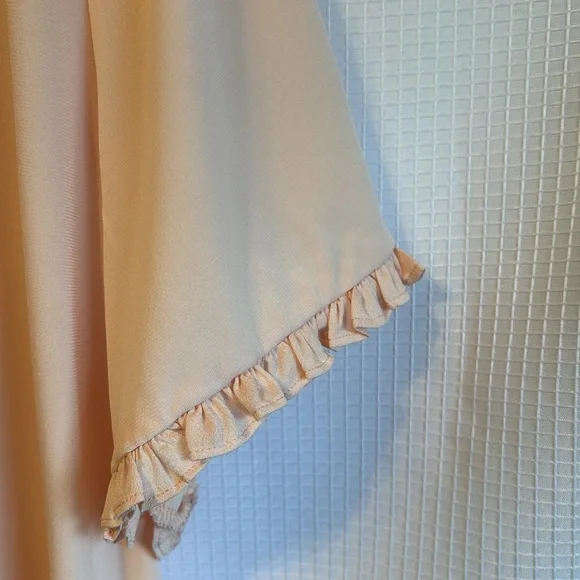 Lovely Karl Lagerfeld pale pink blouse size XL. Great detailing. - Picture 4 of 5